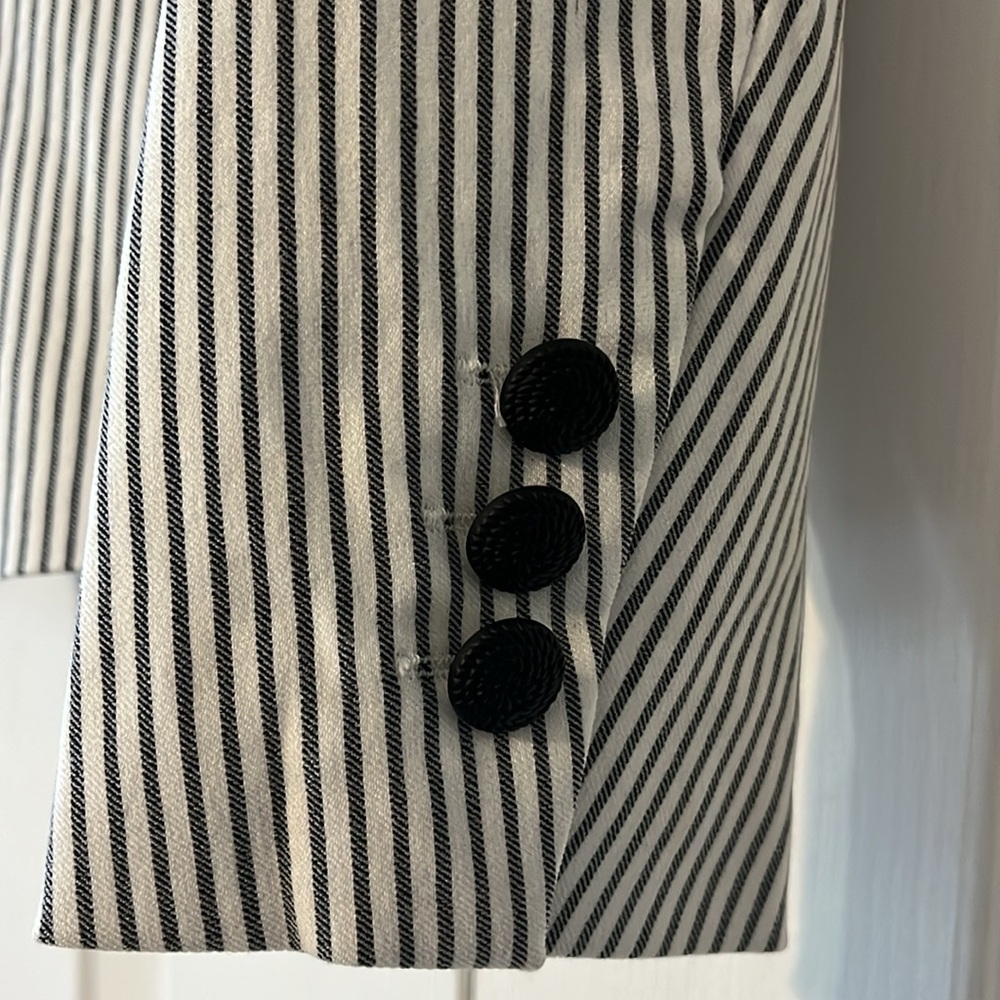 Lila Rose Pinstripe Blazer Jacket - Picture 3 of 6